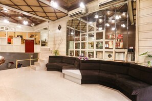 로비 좌석 공간