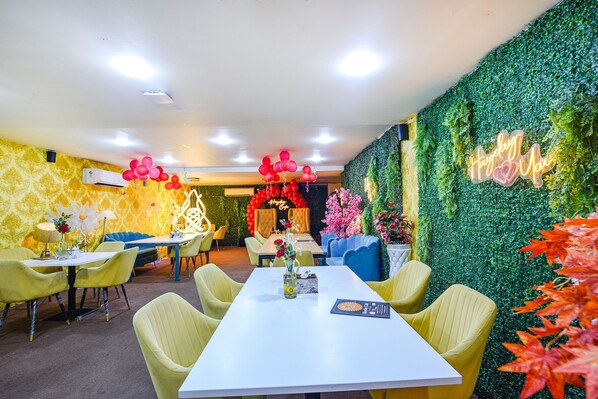 Restaurant - Fabhotel Old Maple Leaf (Gurugram)