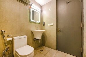 Bathroom - Fabhotel Old Maple Leaf (Gurugram)