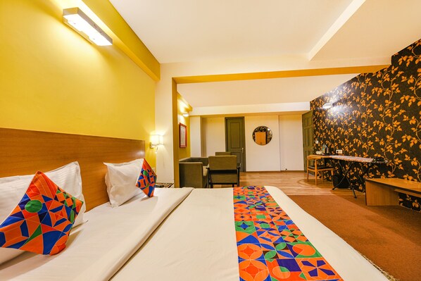 Egyptian cotton sheets, premium bedding, in-room safe