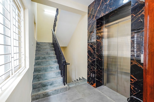 Lobby - Fabhotel Lucky Inn Grand Residency (Chennai)