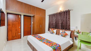 Egyptian cotton sheets, premium bedding, free WiFi, bed sheets