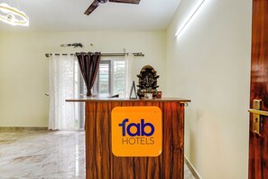 Reception - Fabhotel Lucky Inn Grand Residency (Chennai)