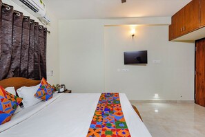 Egyptian cotton sheets, premium bedding, free WiFi, bed sheets