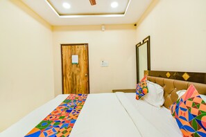 Deluxe Room - Fabhotel Yogeshwara Grand (Hyderabad)