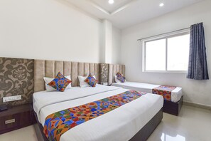 Egyptian cotton sheets, premium bedding, in-room safe