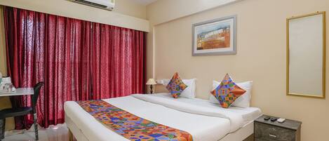 Egyptian cotton sheets, premium bedding, in-room safe, blackout curtains