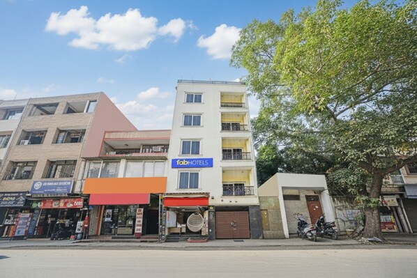 Property entrance - Fabhotel Ak Villa (New Delhi)