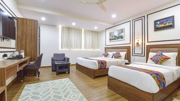 Family Room | Egyptian cotton sheets, premium bedding, in-room safe