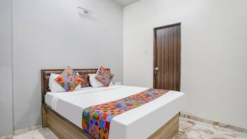 Egyptian cotton sheets, premium bedding, in-room safe
