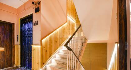 Fabhotel The Golden Orchid