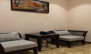 Egyptian cotton sheets, premium bedding, in-room safe, free WiFi