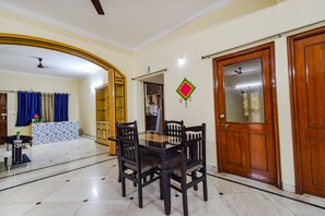 Lobby sitting area - Fabhotel Merit Suites (Hyderabad)