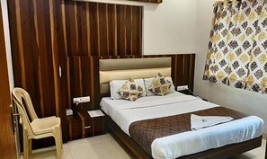 Egyptian cotton sheets, premium bedding, free WiFi, bed sheets - Fabhotel Golden Palms (Mumbai)