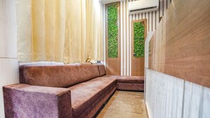 Kawasan tempat duduk lobi