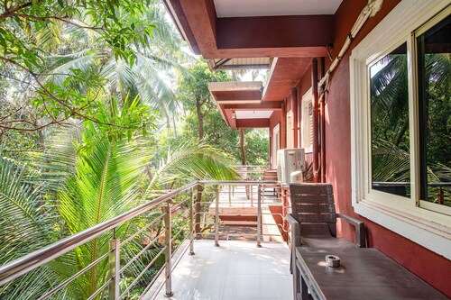 Fabhotel Noronha Goaxa Inn Resort
