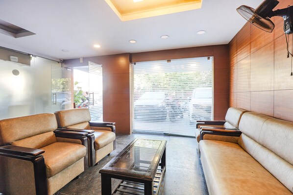 Coin salon dans le hall