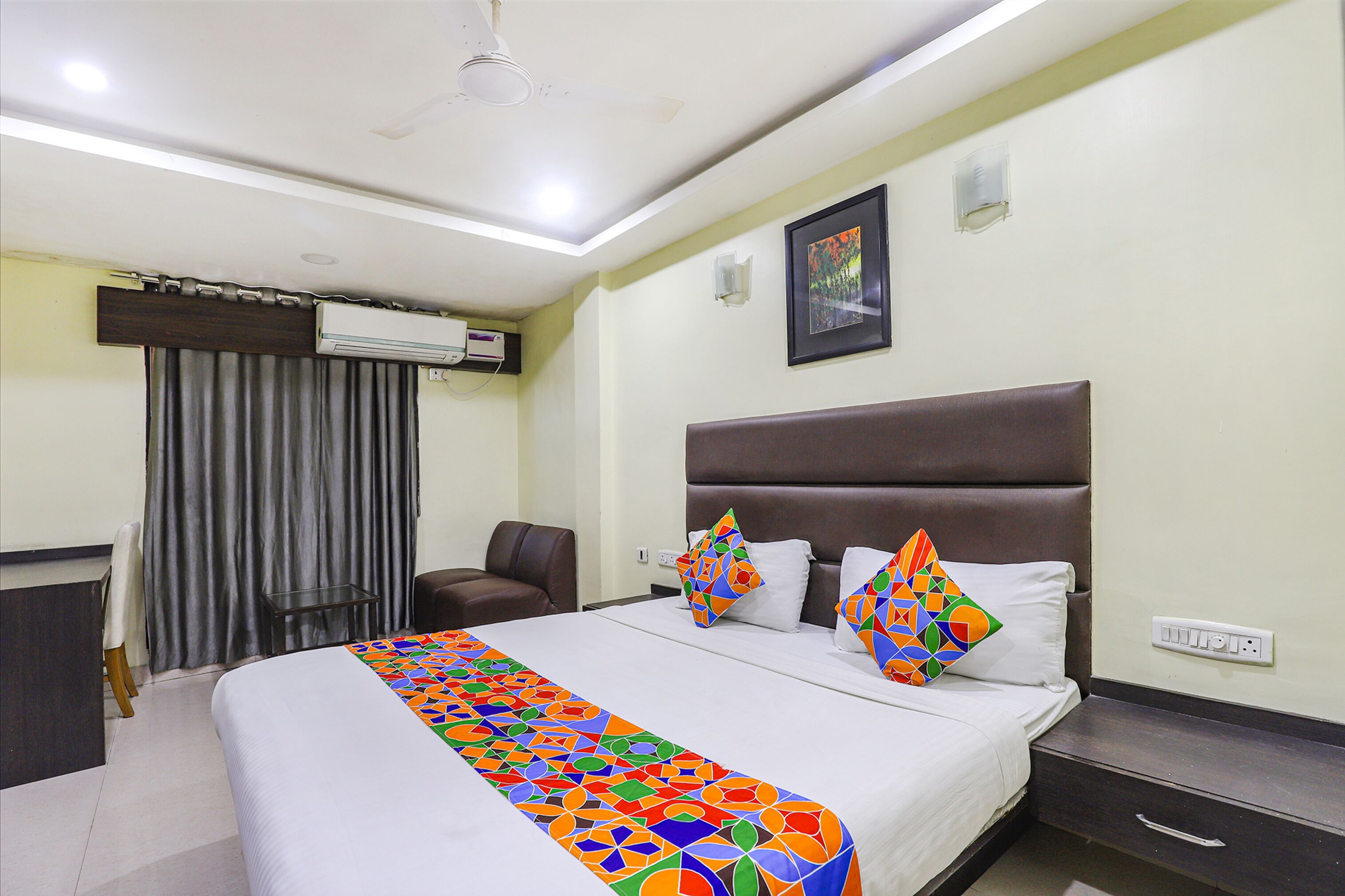 Egyptian cotton sheets, premium bedding, in-room safe