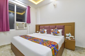 Egyptian cotton sheets, premium bedding, in-room safe, free WiFi - Fabhotel Hari Residency (Haridwar)