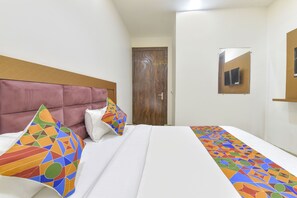 Egyptian cotton sheets, premium bedding, in-room safe, free WiFi - Fabhotel Hari Residency (Haridwar)