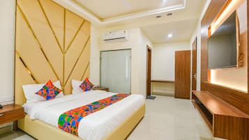 Premium Room | Egyptian cotton sheets, premium bedding, soundproofing, free WiFi