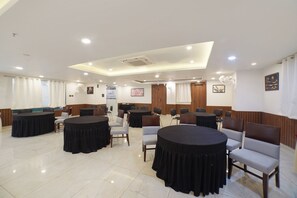 Restaurant - FabHotel Prime Bliss Residency (Bhopal)