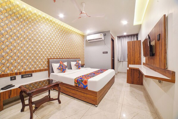Egyptian cotton sheets, premium bedding, in-room safe, bed sheets - FabHotel Prime Bliss Residency (Bhopal)
