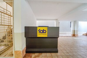 Reception - Fabhotel Saro Sri Residency (Coimbatore)
