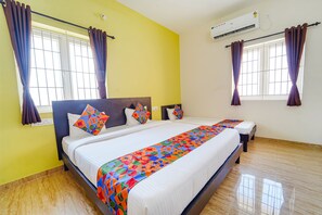 Egyptian cotton sheets, premium bedding, in-room safe, free WiFi - Fabhotel Saro Sri Residency (Coimbatore)