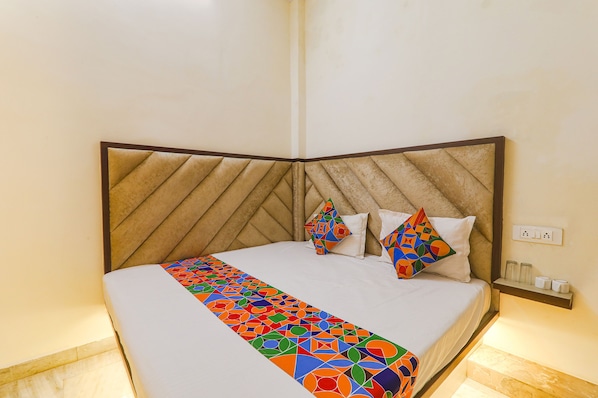 Egyptian cotton sheets, premium bedding, in-room safe, desk