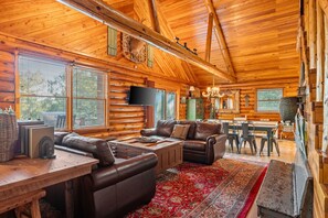 TV connectée, table de tennis de table, livres