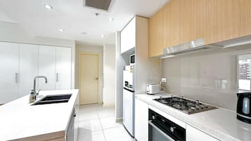 Apartamento conforto, 2 quartos, vista para a cidade | Cozinha privada | Chaleira elétrica