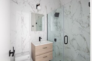 Hårtørrer, håndklæder