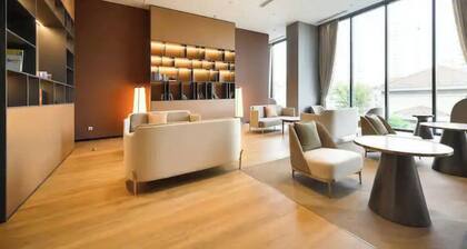 The Antonia Apartments - Korea Town D7