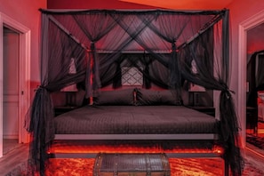 3 bedrooms, iron/ironing board, travel cot, free WiFi