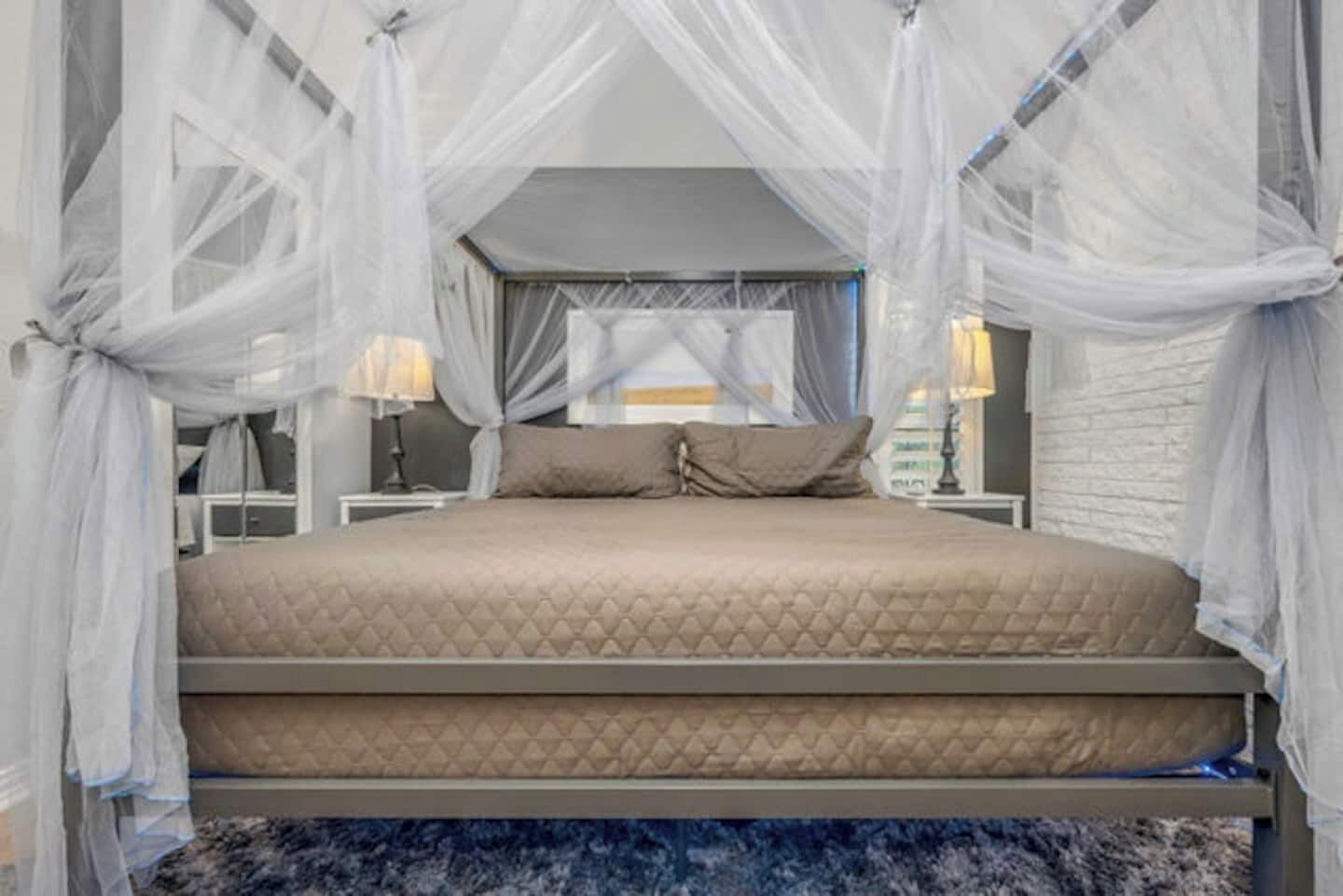 3 slaapkamers, een strijkplank/strijkijzer, reisbedje, gratis wifi