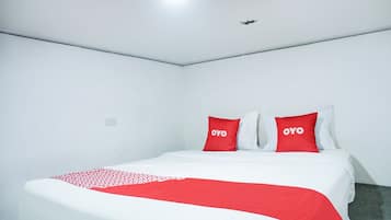 Escritorio, wifi gratis y ropa de cama