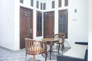 Lobby sitting area - Hotel O Teluk Betung Near Water Park Lembah Hijau Formerly Kanajiwa Guesthouse 1 (Bandar Lampung)