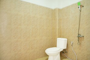 Bathroom - Hotel O Teluk Betung Near Water Park Lembah Hijau Formerly Kanajiwa Guesthouse 1 (Bandar Lampung)