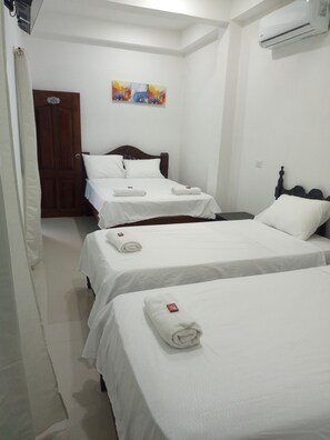 Triple Room, Balcony - Hotel Santa Bárbara Mompos (Mompos)