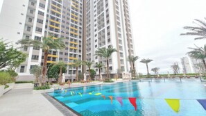 Kolam renang terbuka 