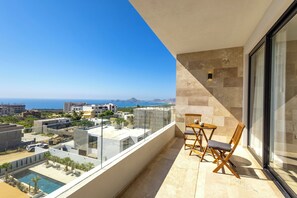 Outdoor dining - Penthouse w/ Private Jacuzzi, Ocean Views, Pool, Gym & Co-working Area (Cabo San Lucas)