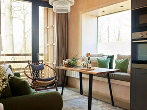 디럭스 코티지, 침실 1개 | 거실 | 벽난로