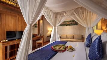 Honeymooner Rain Forest Jungle Suite with Free Minibar | 1 kamar tidur, minibar, brankas, dan kedap suara