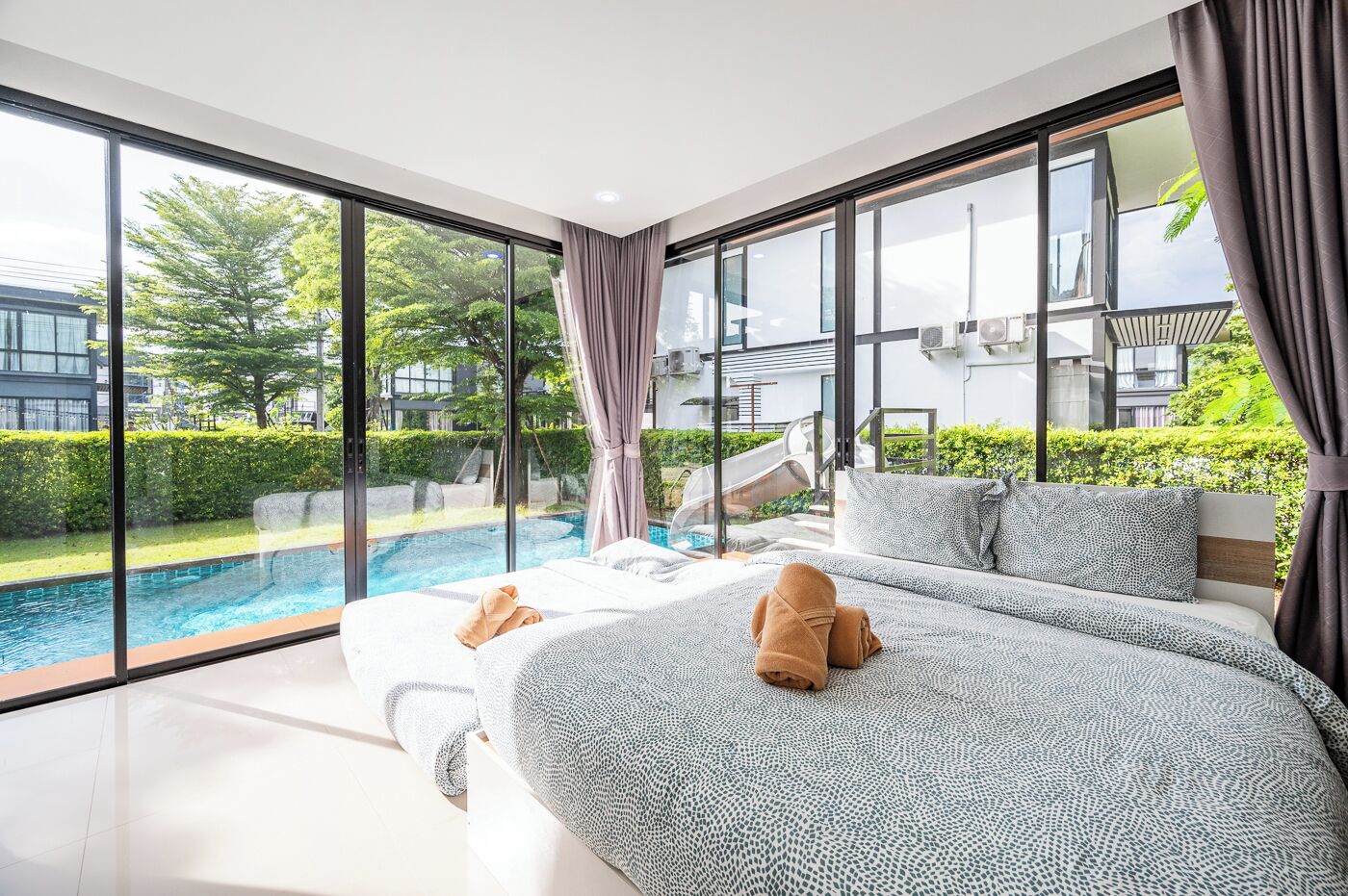 บ้านพัก, 3 ห้องนอน, สระว่ายน้ำส่วนตัว, วิวสวนสาธารณะ | 3 ห้องนอน, ผ้าม่านกันแสง, Wi-Fi ฟรี