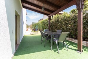 Outdoor dining - Villa Miranda - Salento Reservation (Torre Suda)