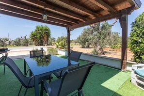 Outdoor dining - Villa Miranda - Salento Reservation (Torre Suda)