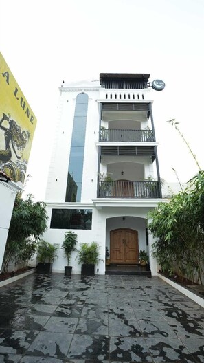 Bagian depan properti