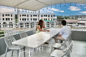 Rooftop terrace - Friends Hostel - Phuket Airport (Sa Khu)