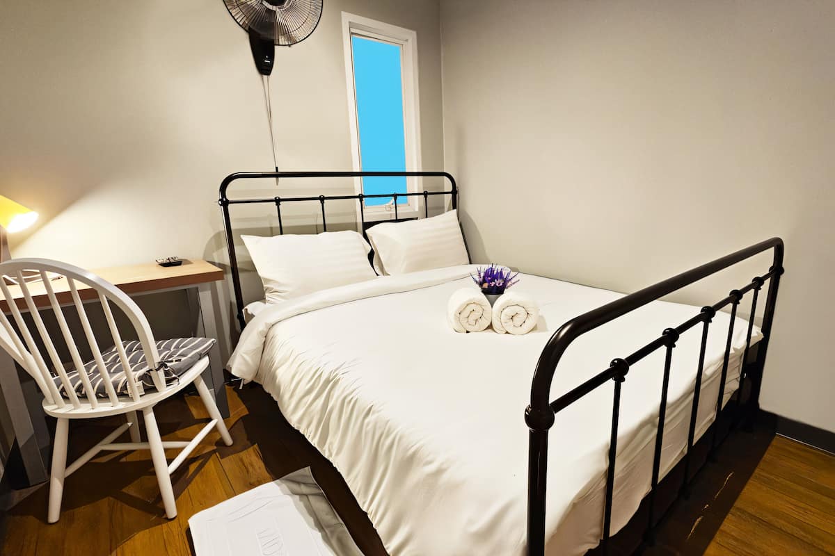 Deluxe Double Room | Decoración personalizada, muebles diferentes y wifi gratis